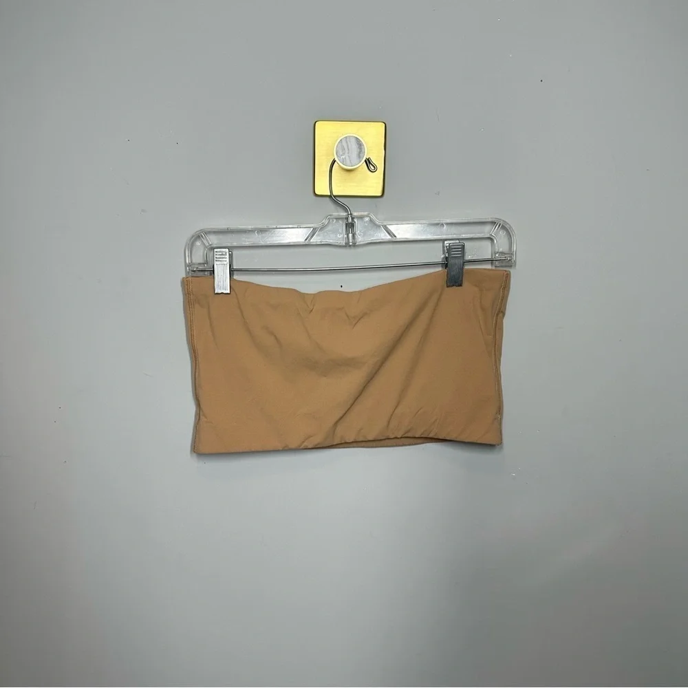 Skims Fits Everybody Bandeau Bra in Clay